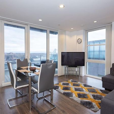 Stylish Mediacity 2Bed, Sleeps 6, Amazing Views Манчестер Экстерьер фото